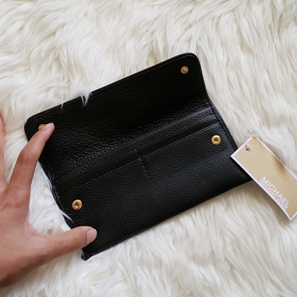 NWT Michael Kors Slim Wallet! - Picture 4 of 4